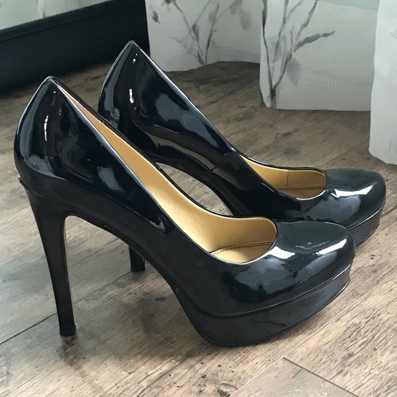 Black Patent Heels - Picture 4 of 15